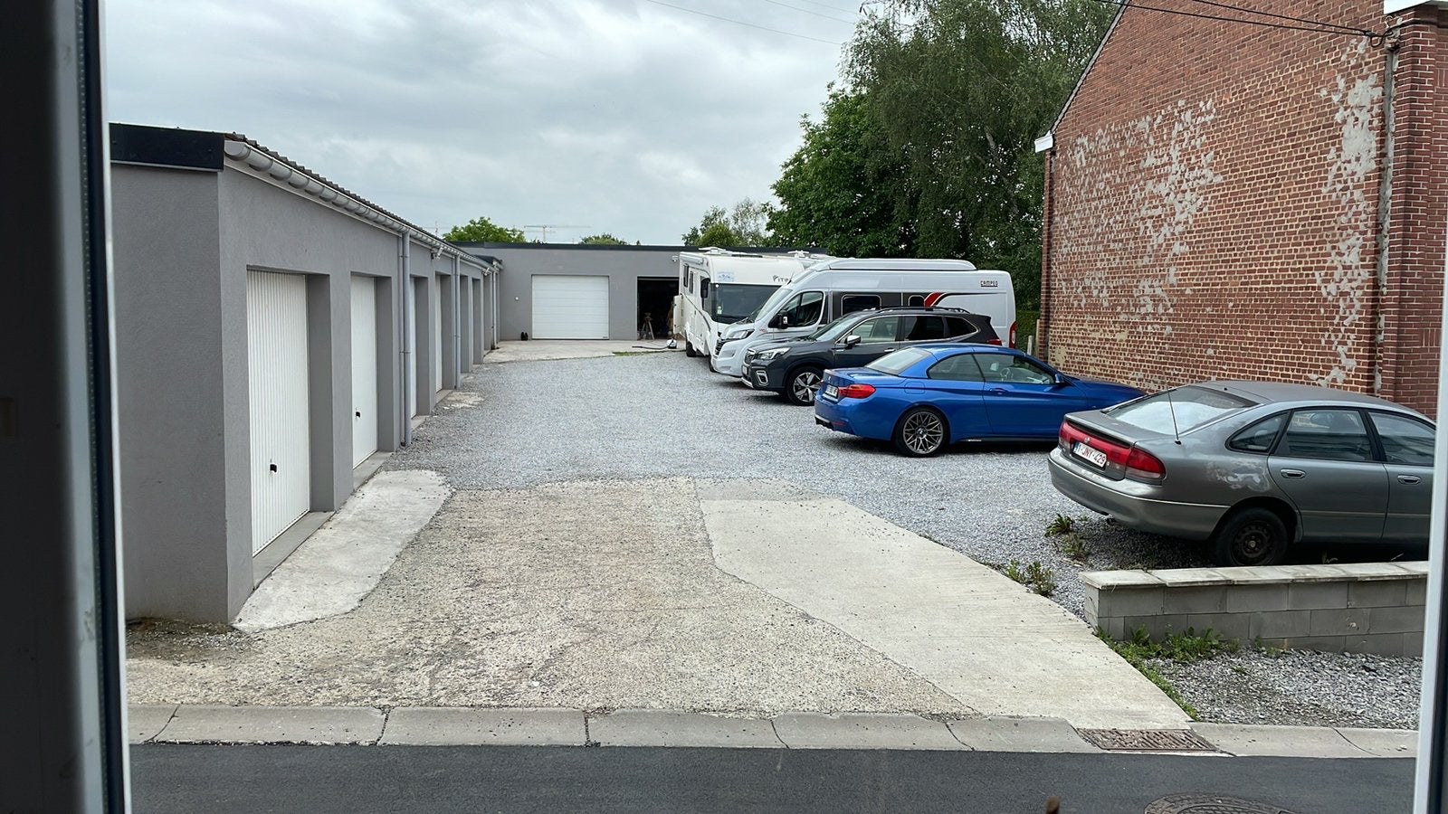 Garage neuf électricité eau éclairage VE