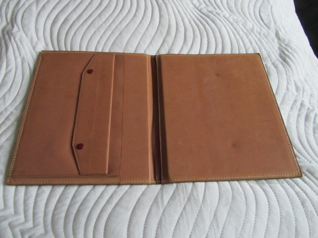 DELVAUX Couverture d''agenda GM bordeaux siglé, Bijoux, Sacs & Beauté, Envoi