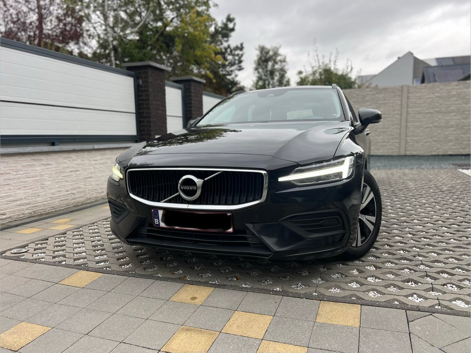 Volvo V60 D3 2.0 Diesel Automaat 1ste eigenaar, Automaat, Dealer onderhouden, Zwart, V60
