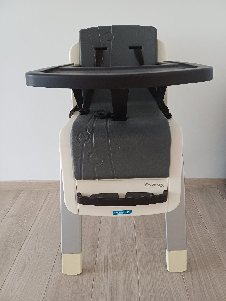 Nuna Zaaz kinderstoel, Kinderen en Baby's, Ophalen, Gebruikt, Meegroeistoel, Afneembaar eetblad