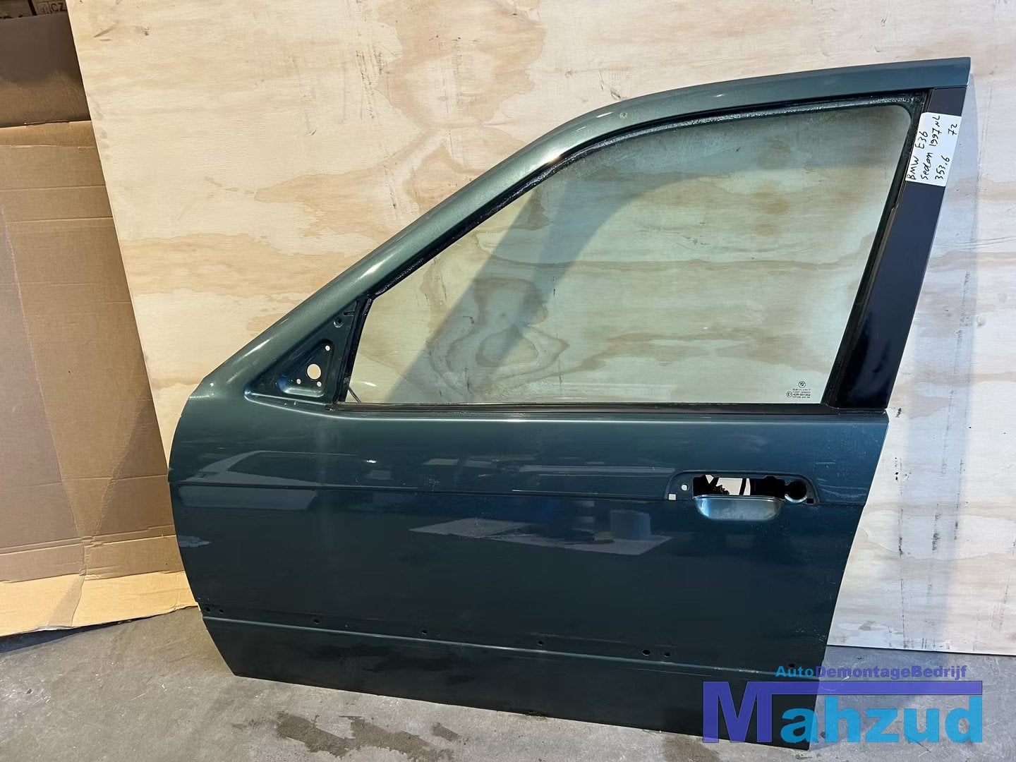 BMW E36 groen 353/6 links voor deur portier 1990-1998, Petuelring 130
80788  Munich, DE, Info@bmw.de, Utilisé, Porte
