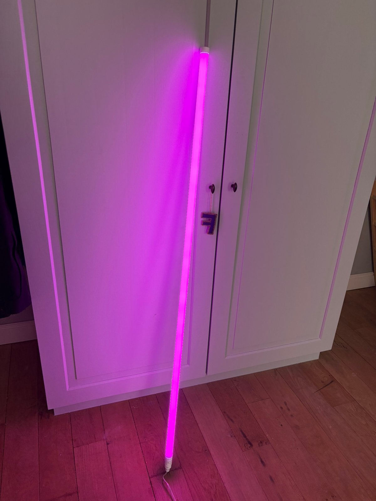 HAY Neon LED Tube – Roze, Enlèvement, Comme neuf, Couleur