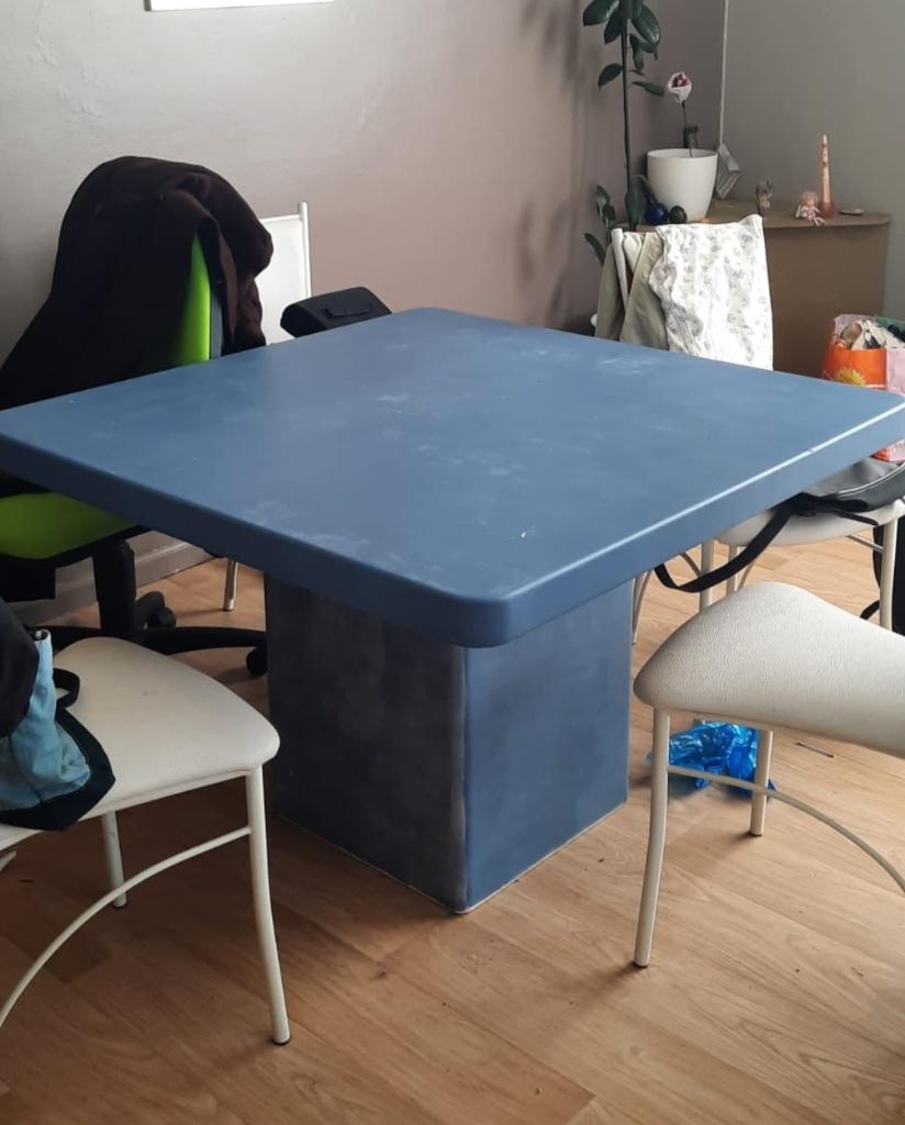 Gratis Vierkante tafel en 5 stoelen Gratis, Huis en Inrichting, Ophalen, Gebruikt