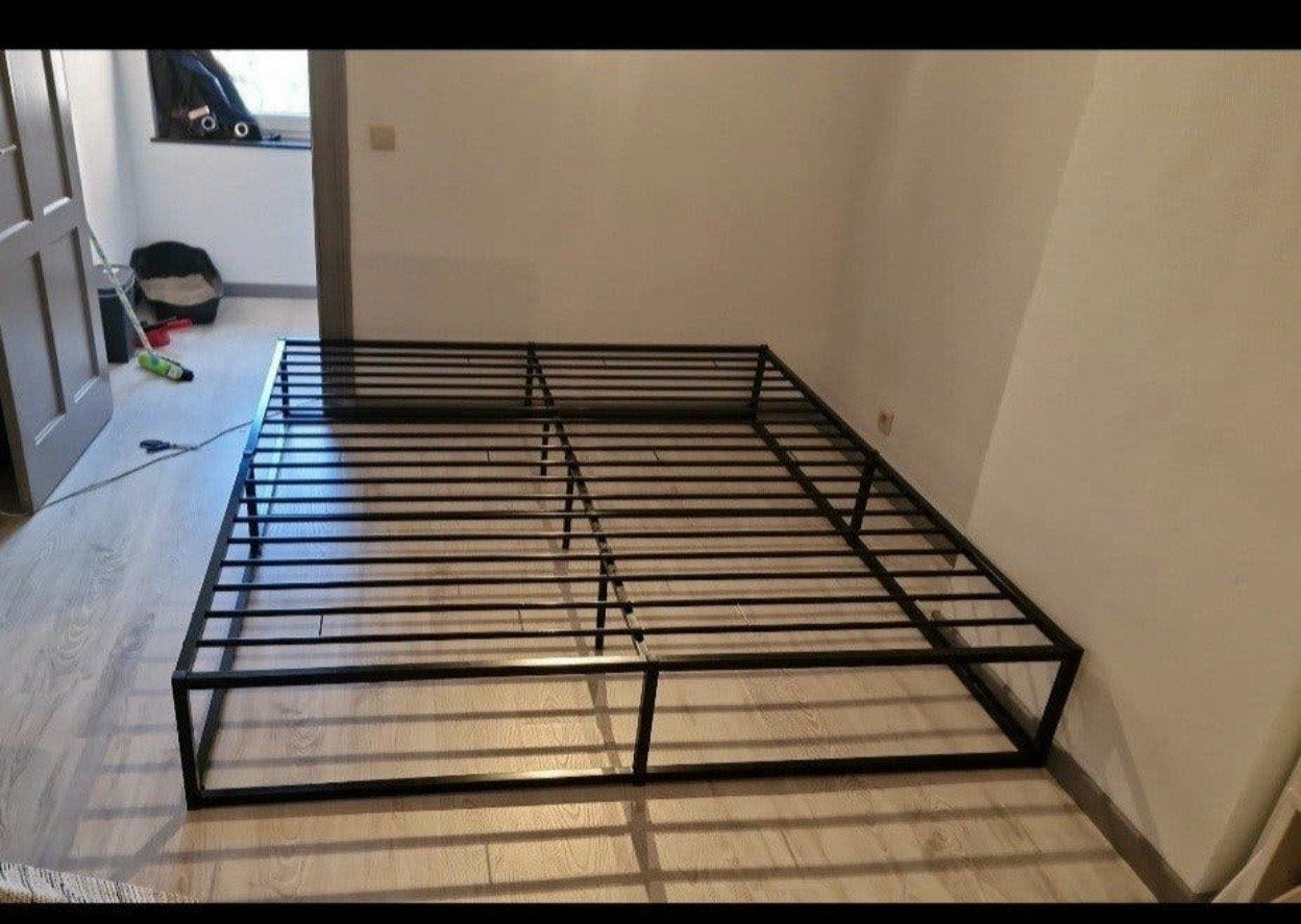 LIT NOIR 200X180cm Pour 80€, Ophalen, Zwart