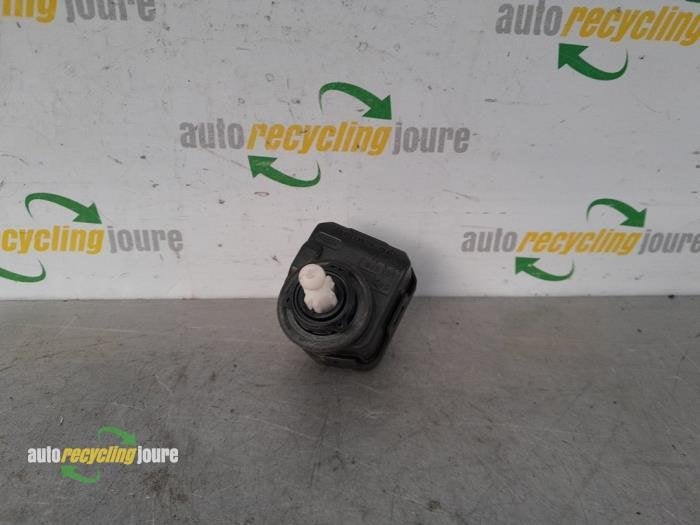 Moteur phare d'un Volkswagen UP, -, Volkswagen, -, 3 mois de garantie