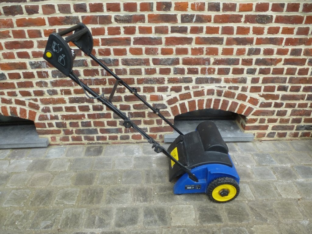 SCARIFICATEUR,  AÉRATEUR DE PELOUSE, Enlèvement, Utilisé, Électrique