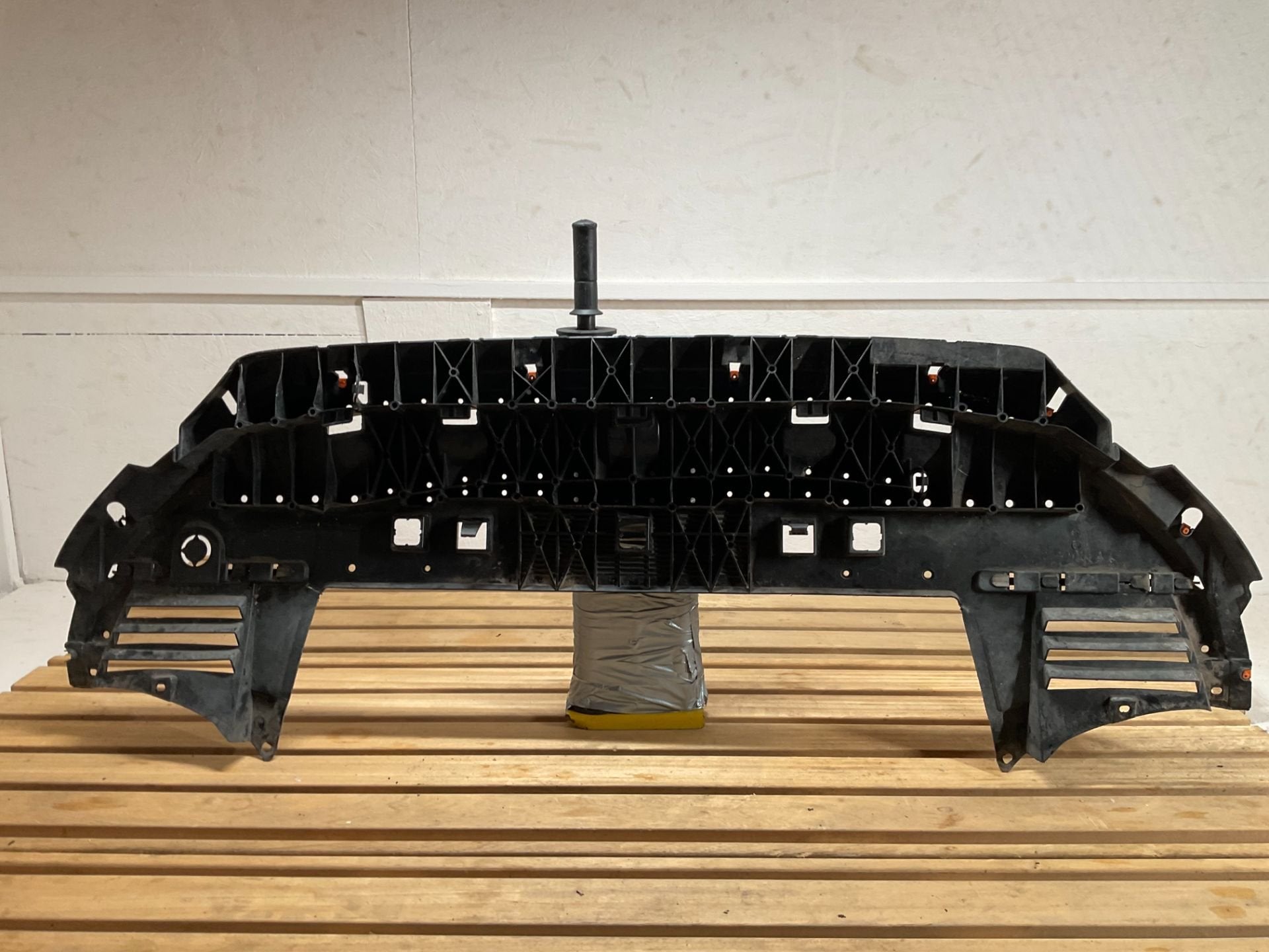 Plaque De Base Pare-Chocs Peugeot Partner Berlingo Combo 981, Taurusavenue 1
2132 LS  Hoofddorp, NL, Contact.group@renault.com