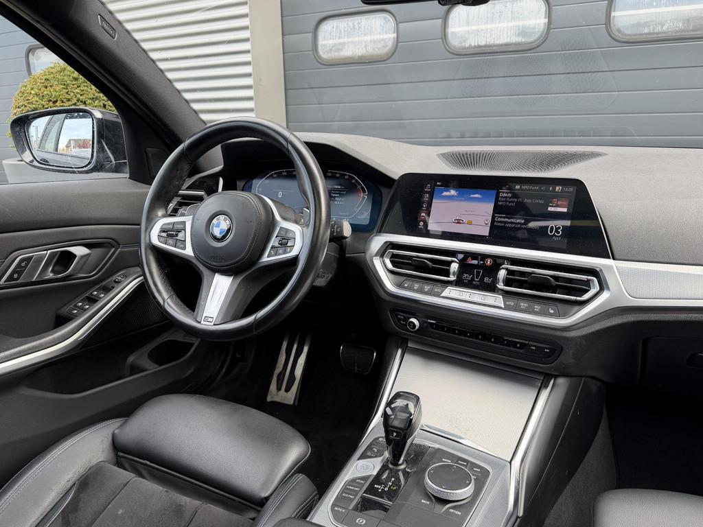 BMW 3-serie Touring 320i High Executive M-Sport | Panoramada, Auto's, BMW, Automaat, 1998 cc, Achterwielaandrijving, Gebruikt