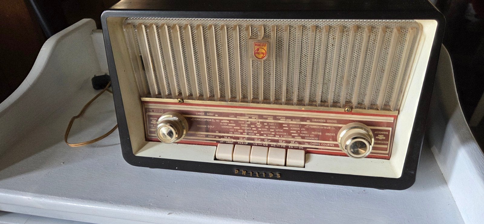 Radio vintage Philips B2X80U., Antiquités & Art, Enlèvement