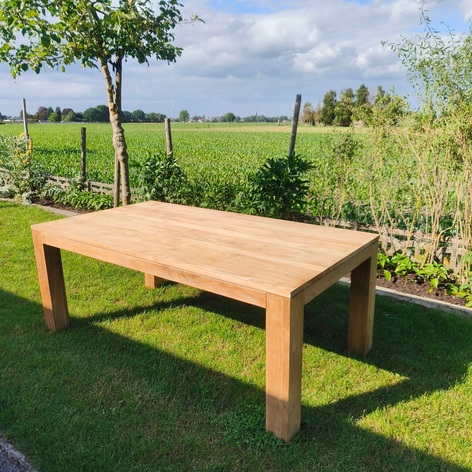Deugdelijke kwaliteitsvolle teakhouten tafel in goede staat, Ophalen