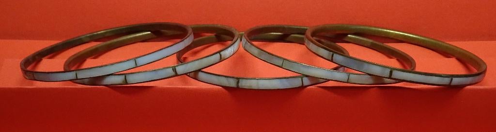 BRACELETS AFRICAINS (9) EN CUIVRE ET NACRE, Bijoux, Sacs & Beauté, Enlèvement ou Envoi