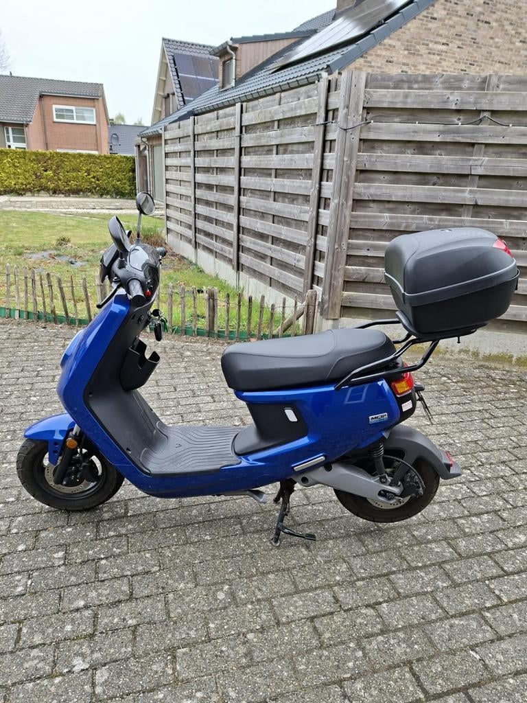 Niu M+ sport 25 km/u blauw elektrische scooter, Ophalen
