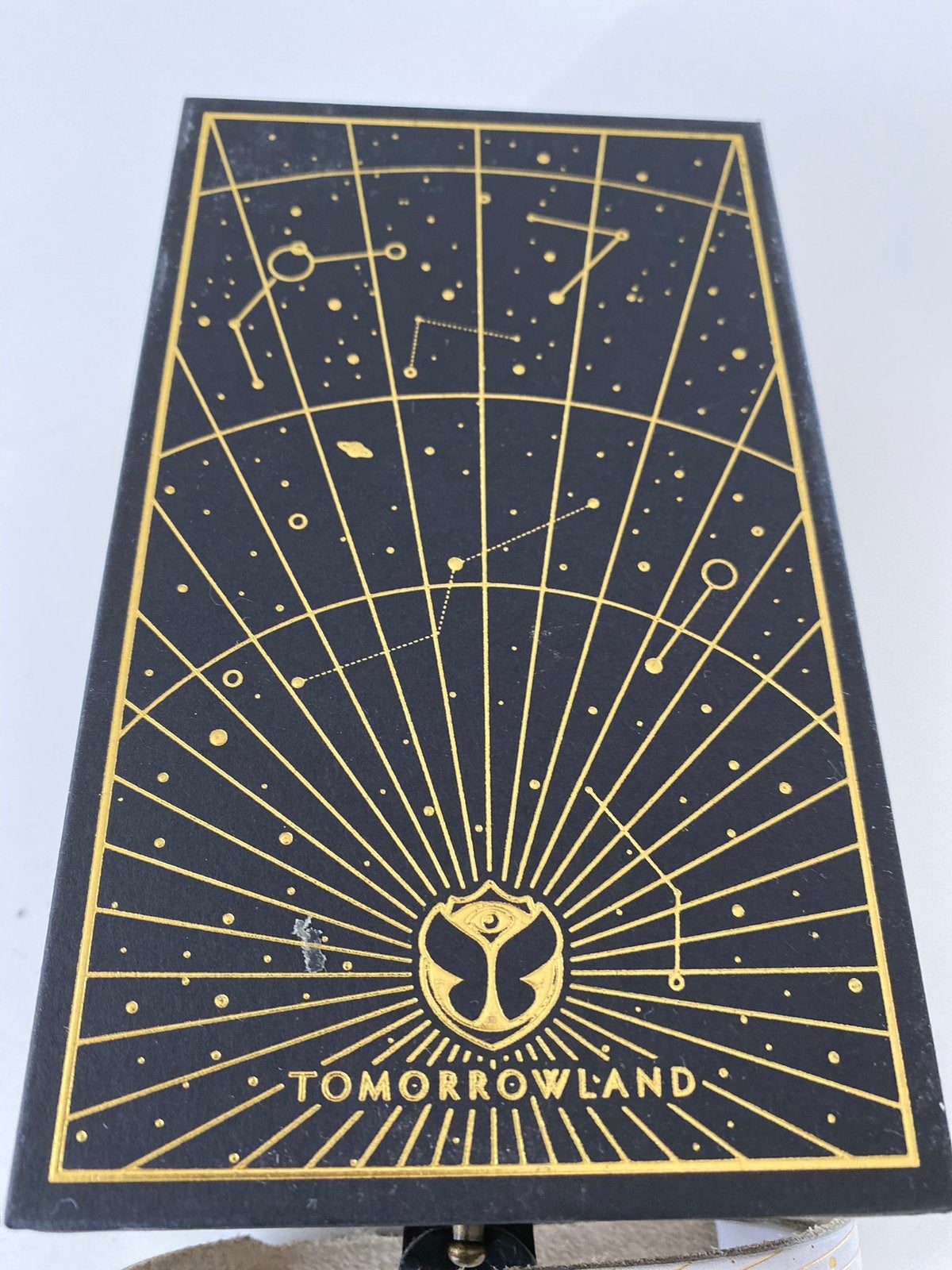 Tomorrowland Collector’s Item Zonnewijzer – Nieuw, Collections, Musique, Artistes & Célébrités, Neuf, Envoi