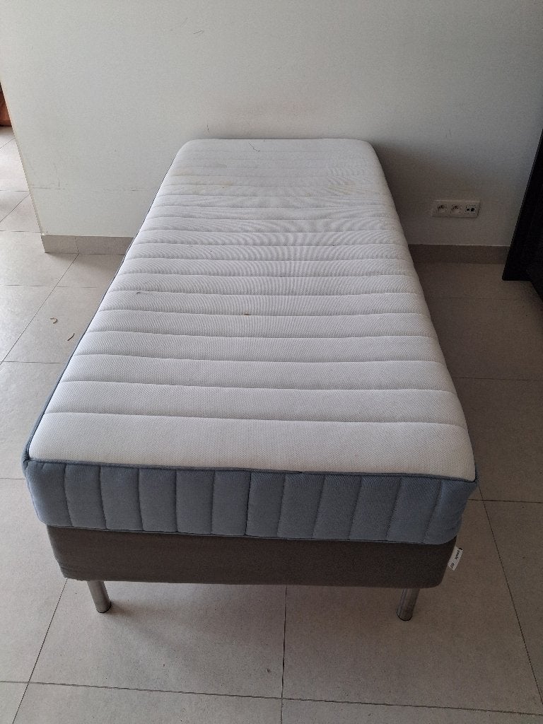 lit simple avec matelas, Maison & Meubles, Gris, Une personne, Enlèvement, Utilisé