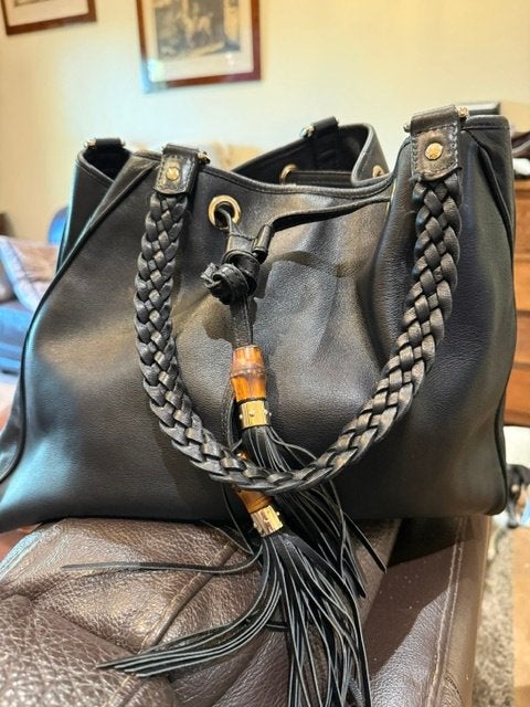 Sac à bandoulière Gucci Peggy en cuir noir avec brosse, Enlèvement, Comme neuf, Noir, Sac à bandoulière