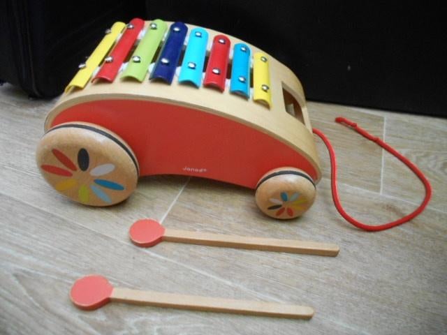 Uittrekbare houten xylofoon op wielen - Janod roller xylo, Kinderen en Baby's, Speelgoed | Houten speelgoed, Ophalen of Verzenden