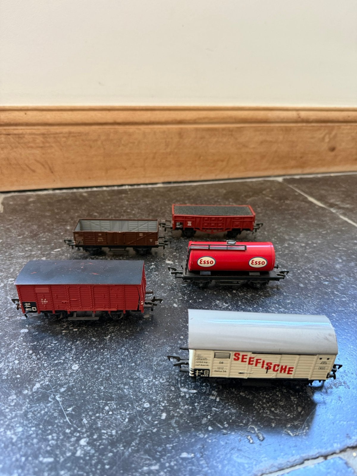 Fleischmann 5 wagons H0, Hobby en Vrije tijd, Modeltreinen | N-Spoor, Gelijkstroom, Fleischmann, Wagon, Ophalen of Verzenden