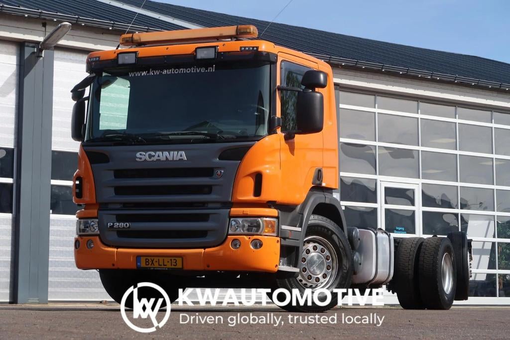 Scania P280 6X2/ Chassis cabine with PTO only 218646 KM, Autos, Camions, Cuir, Euro 5, Achat, Autres couleurs