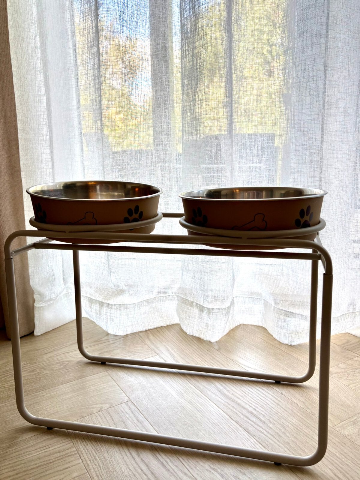 Support gamelles design, Enlèvement, Comme neuf