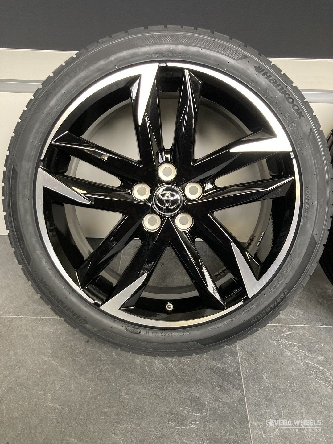 19” originele Toyota C-HR velgen + banden NIEUW 5x114.3 TPMS, Auto-onderdelen, Banden en Velgen, 19 inch, Gebruikt, -, -