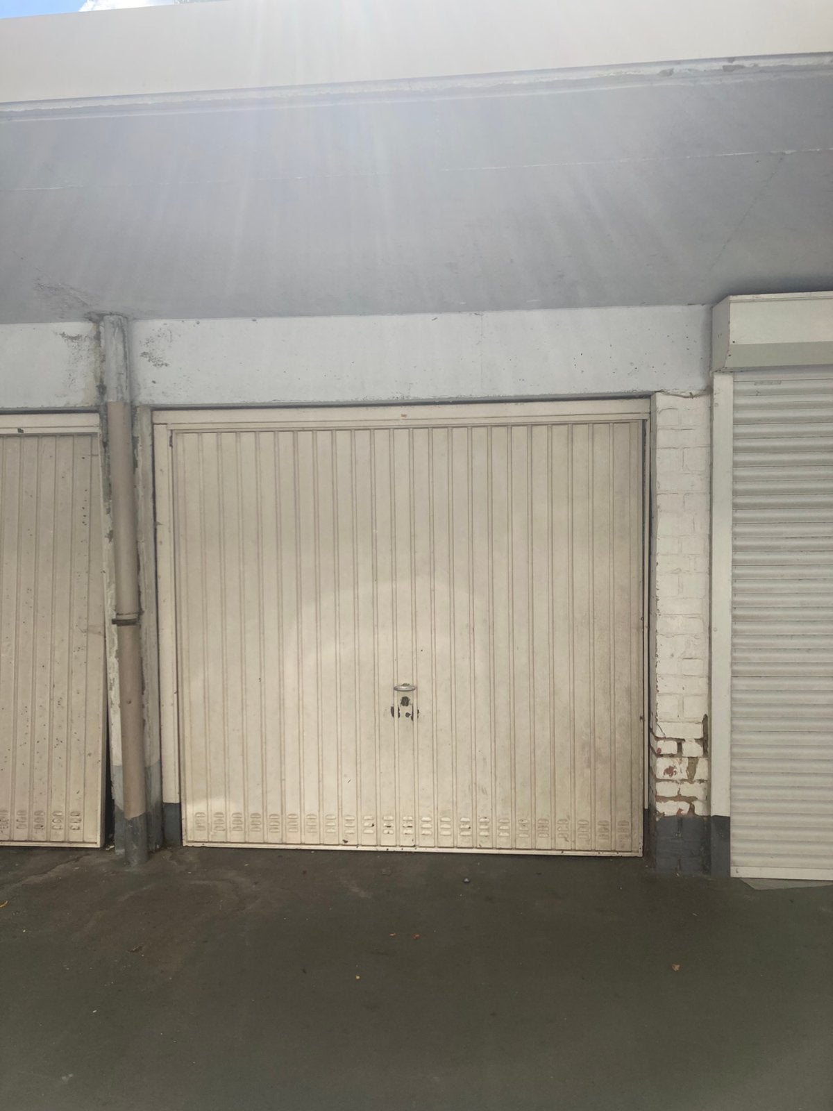 Te huur diepe garagebox op gelijkvloers., Anvers (ville)