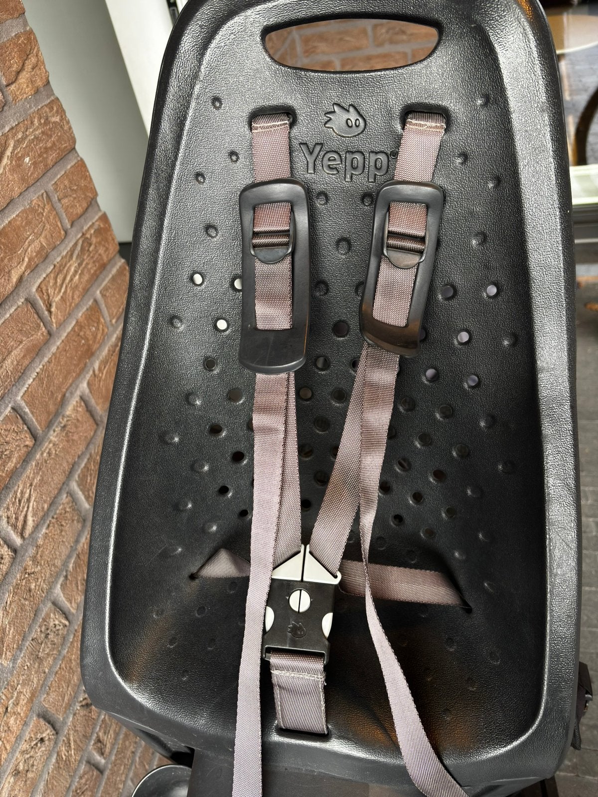 Fietsstoeltje Thule Yepp, Achterzitje, Ophalen, 15 t/m 25 kg, Gebruikt