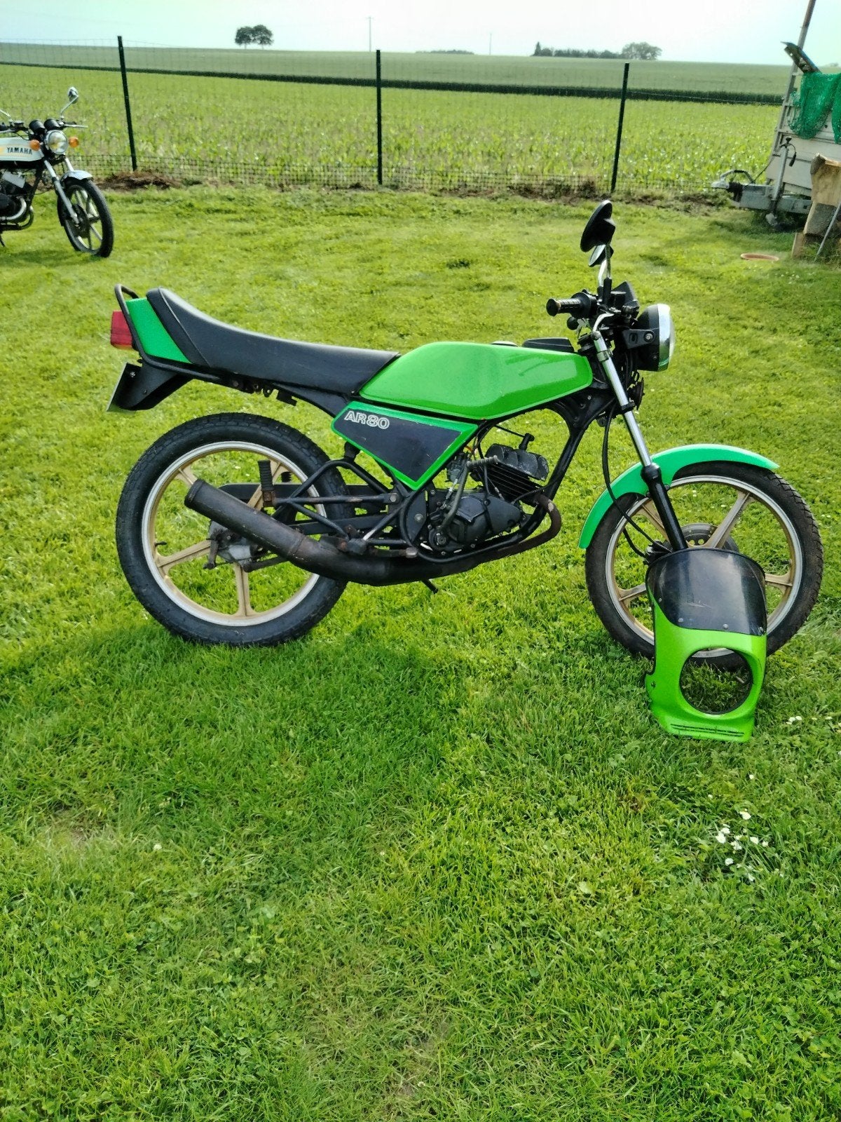 Kawasaki Ar80, Particulier