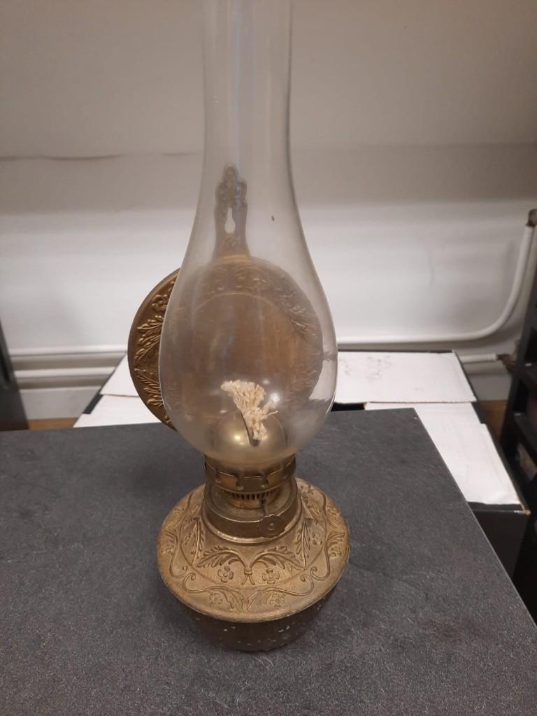 Antieke olielamp, Ophalen