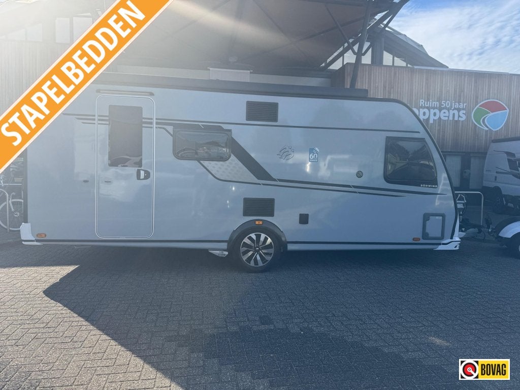 Knaus Sudwind 60 Years 550 FSK, Lit dans la longueur, Jusqu'à 6, 5 à 6 mètres, Knaus
