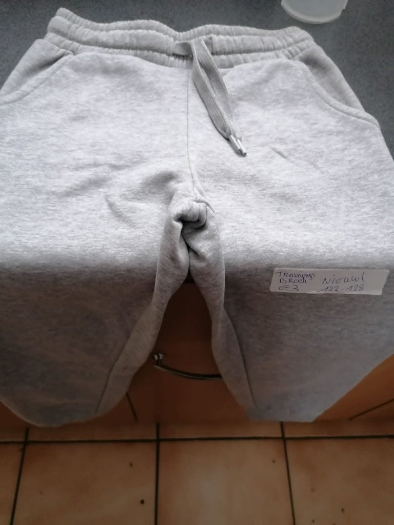 grijze trainingsbroek  kind, Kinderen en Baby's, Jongen of Meisje, Ophalen of Verzenden, Lupilu, Nieuw