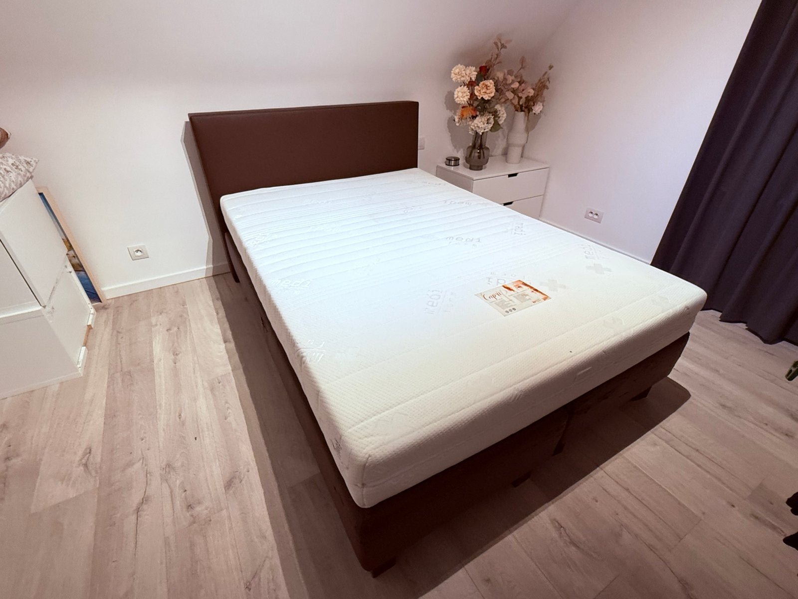 Elsach Boxspring waarvan bekleding vervangen moet worden., Ophalen, Overige materialen, Gebruikt, Overige kleuren