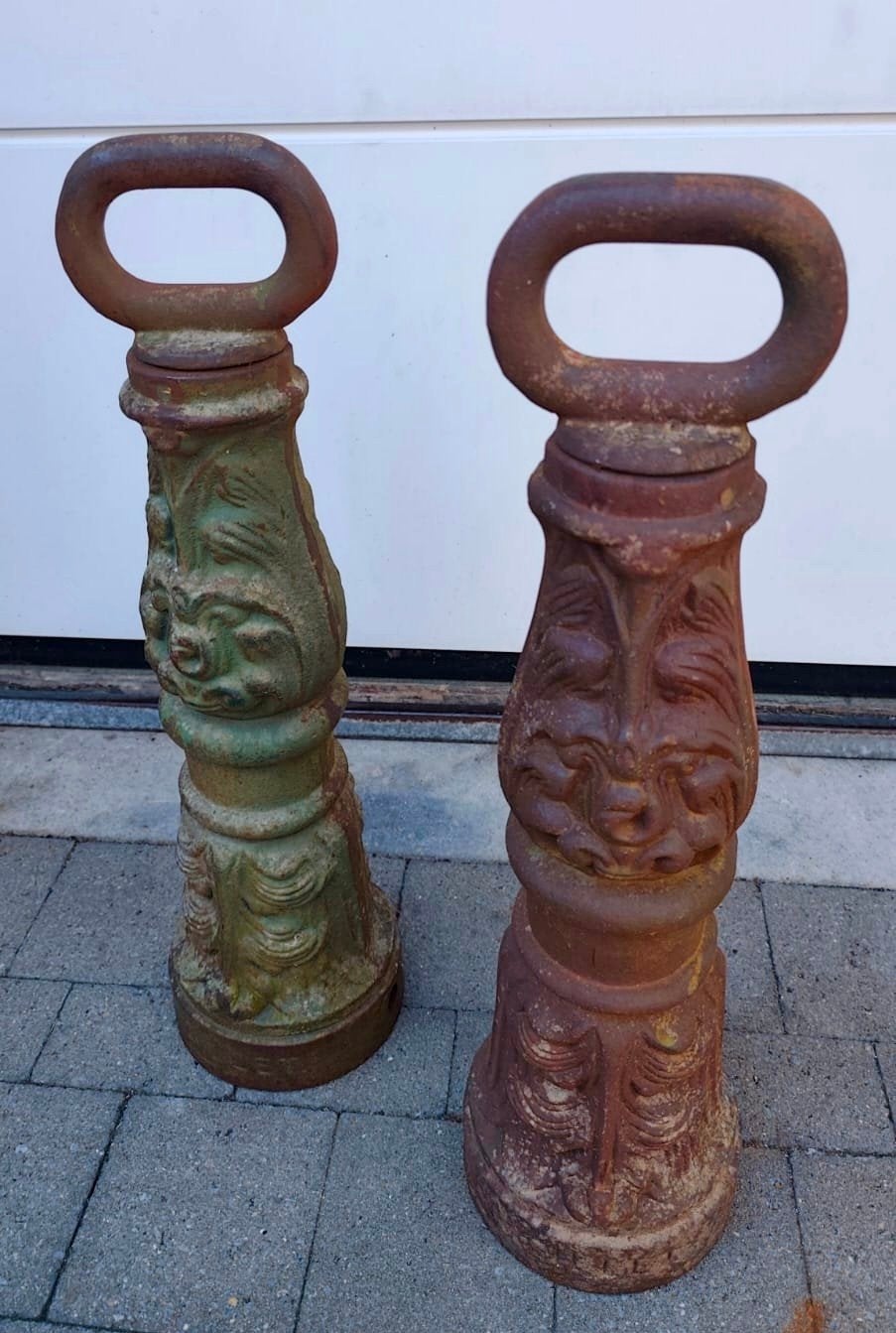 Poteaux à cravate anciens en fonte pour chevaux, Enlèvement