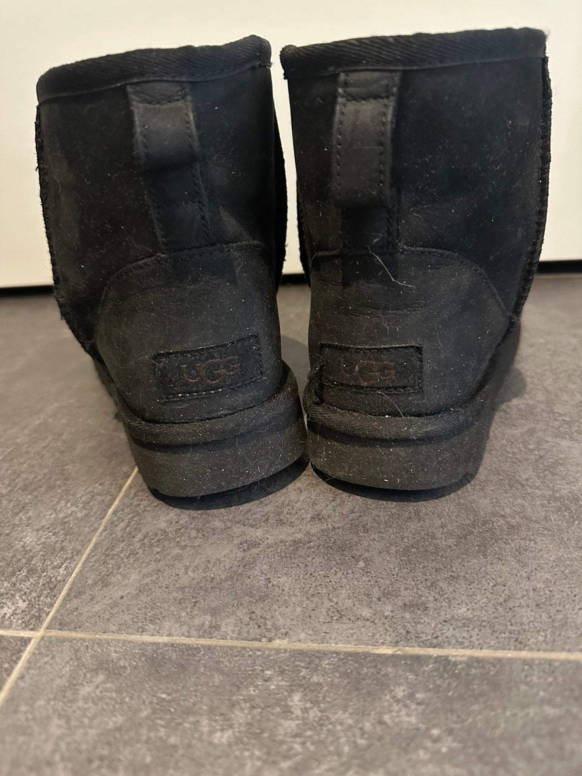 Ugg Classic mini - zwart - maat 38, Kleding | Dames, Schoenen, Verzenden, Zo goed als nieuw, Zwart