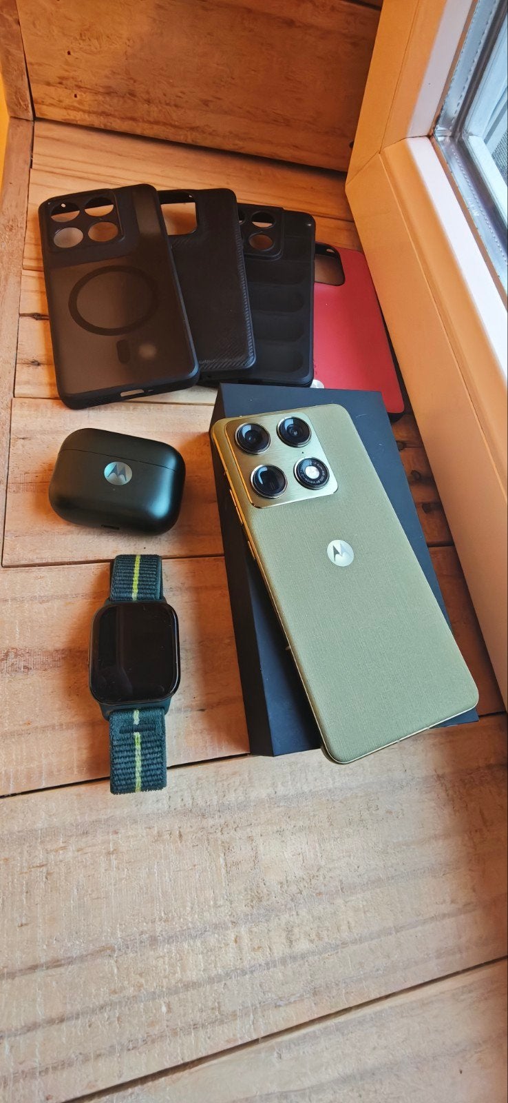 Motorola Signature + montre + buds, Telecommunicatie, Ophalen, Groen