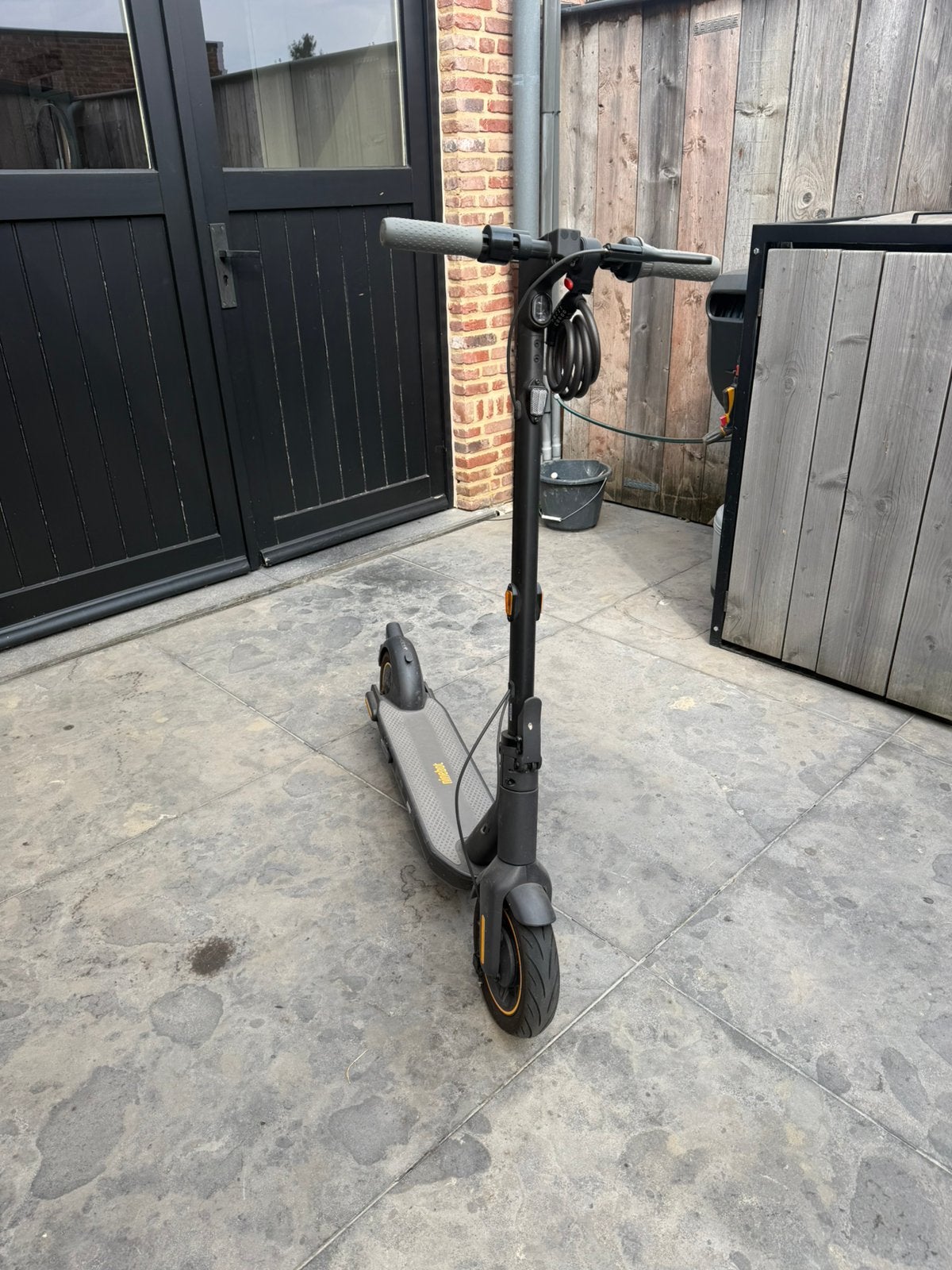 Ninebot elecktrische step, Fietsen en Brommers, Steps, Ophalen, Zo goed als nieuw