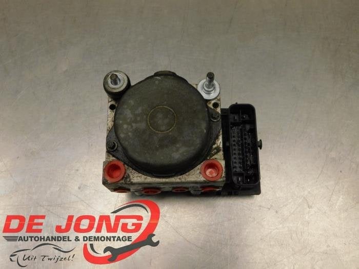 Pompe ABS d'un Ford KA, Autos : Pièces & Accessoires, Électronique & Câbles, Ford, Utilisé, 3 mois de garantie, Enlèvement ou Envoi