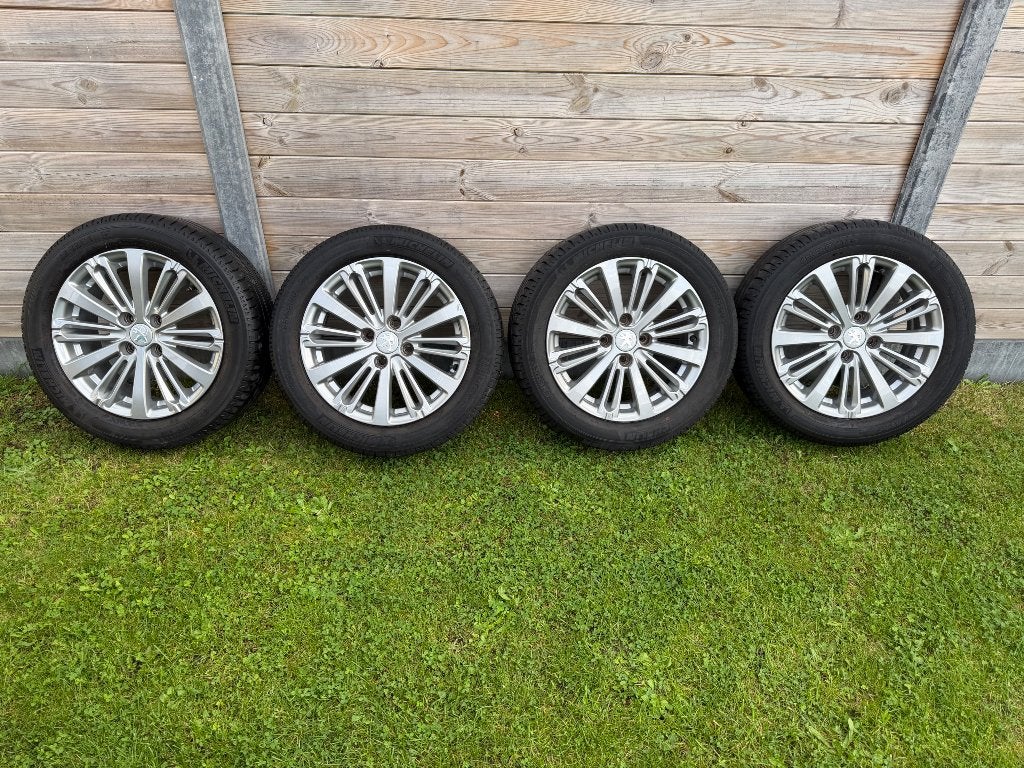 Peugeot 208 velgen + banden, Auto-onderdelen, Ophalen of Verzenden, Band(en)