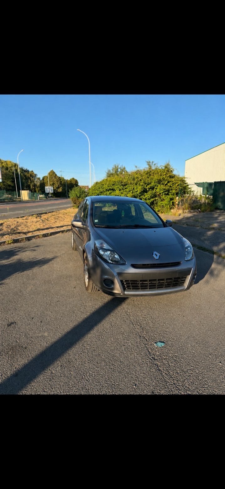 Clio 3 1.2 tce 75 cv, Achat, Boîte manuelle, 5 portes, Particulier