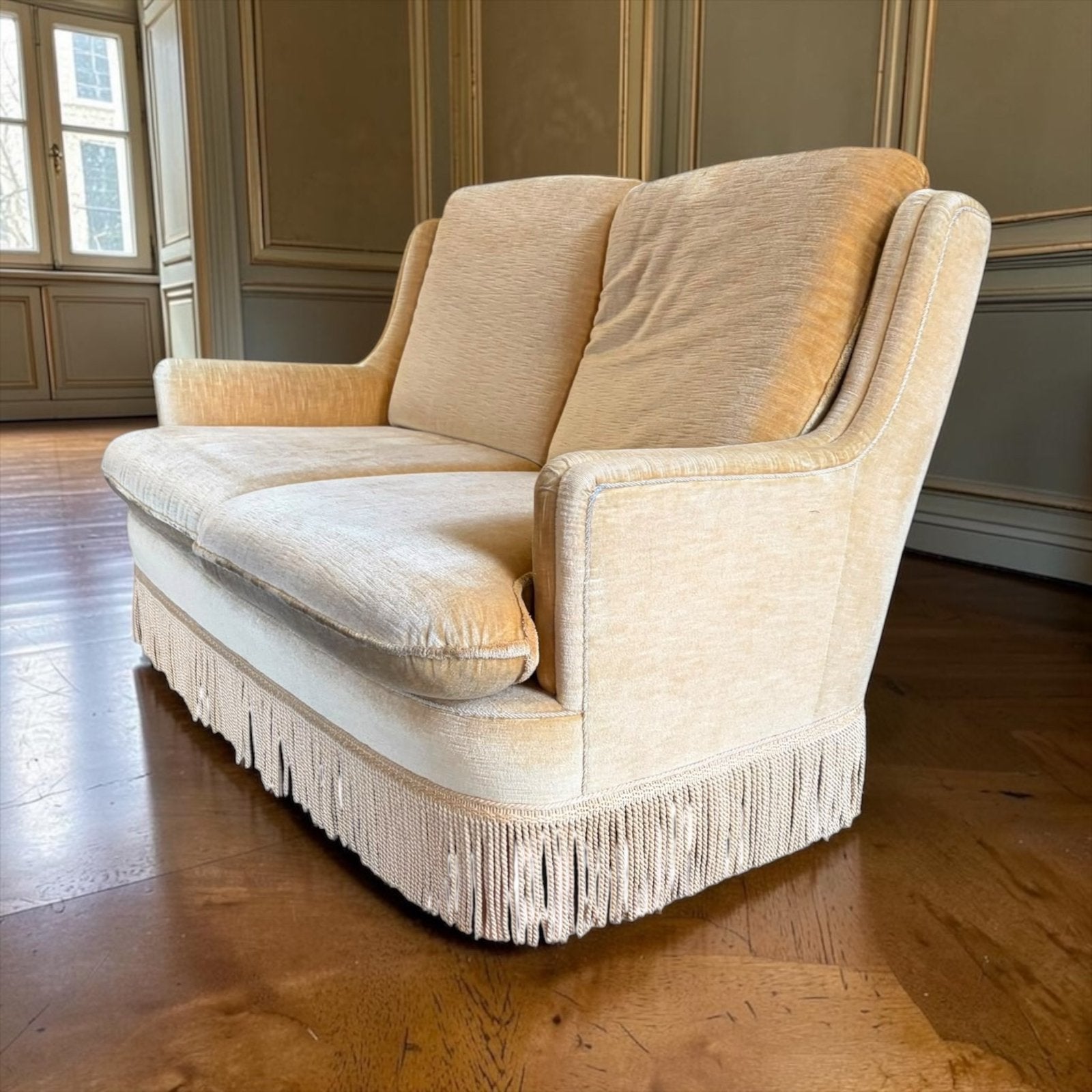 Vintage beige tweezit / zetel / canapé met franjes, Verzenden