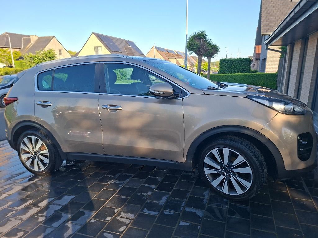 Kia Sportage 1.7CRDi 2WD, Auto's, Voorwielaandrijving, 4 cilinders, Beige, Leder