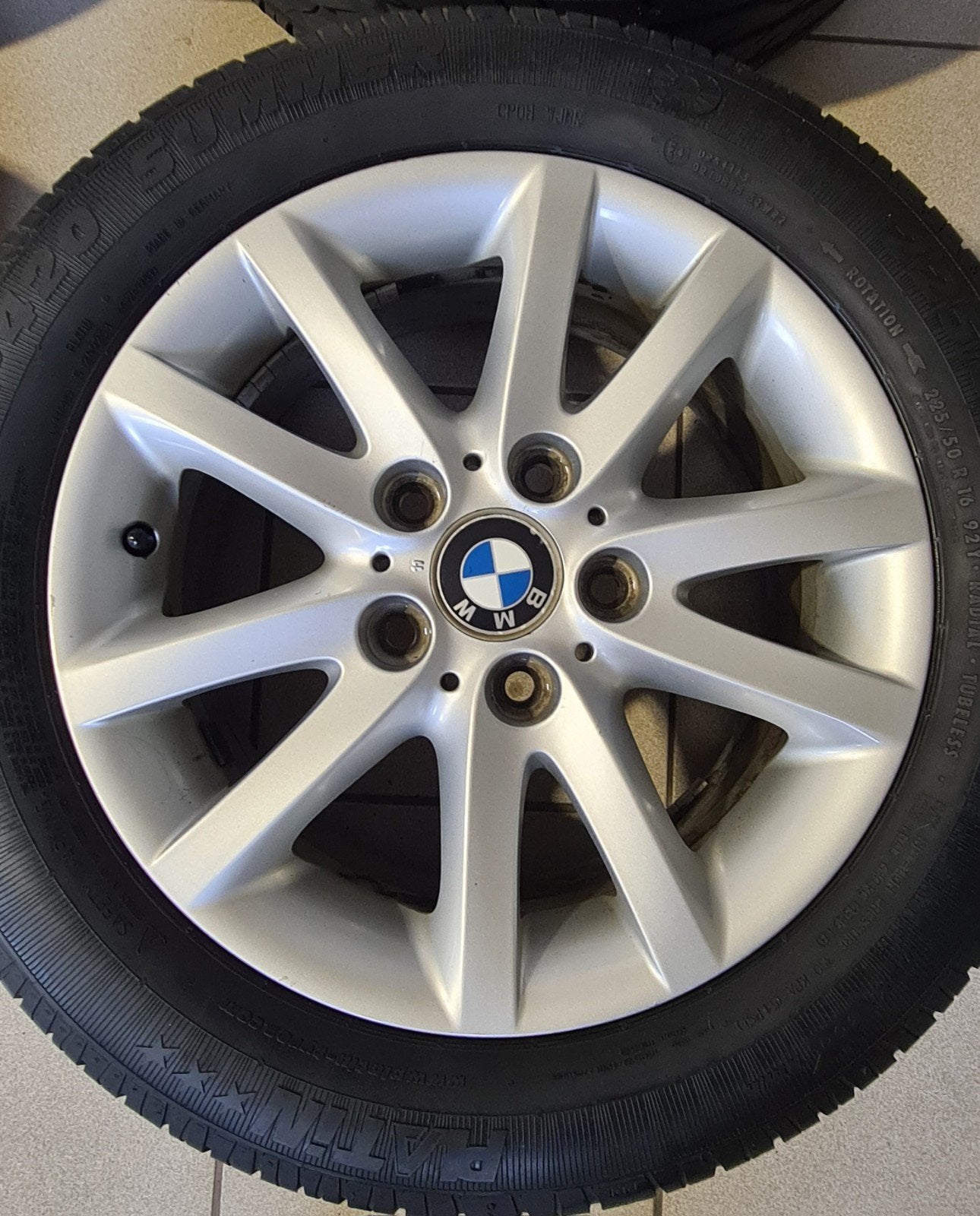 Ensemble de roues BMW d'origine, jantes et pneus, 16 pouces,, Autos : Pièces & Accessoires, Pneus et Jantes, 16 pouces, Pneus été