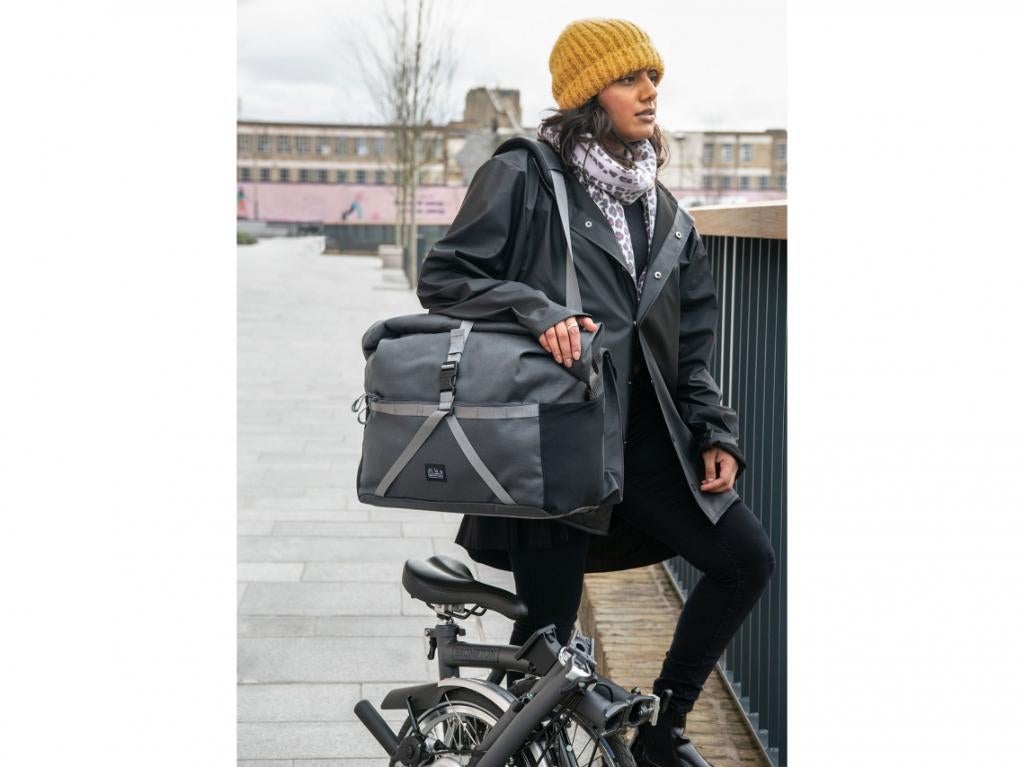 NIEUWE Brompton Borough Roll Top Bag L Donker Grijs, Fietsen en Brommers, Fietsaccessoires | Fietstassen, Ophalen