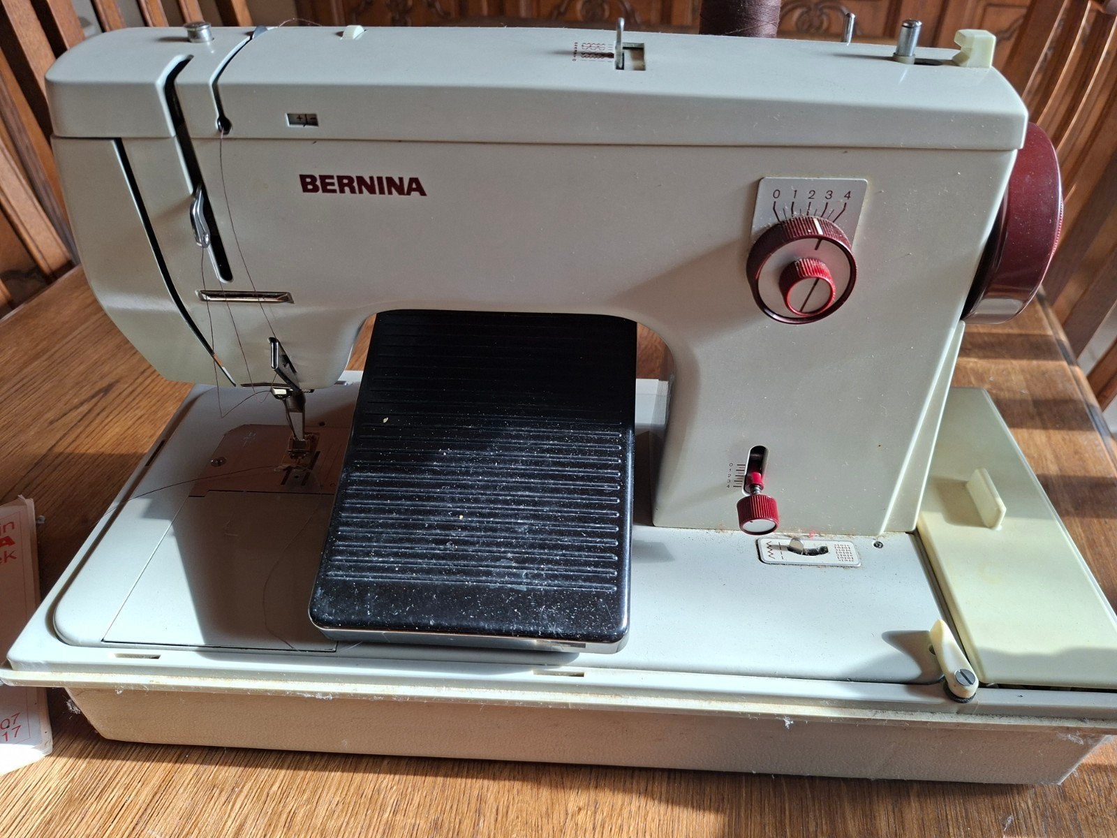 Bernina 817 naaimachine, Ophalen, Naaimachine, Bernina