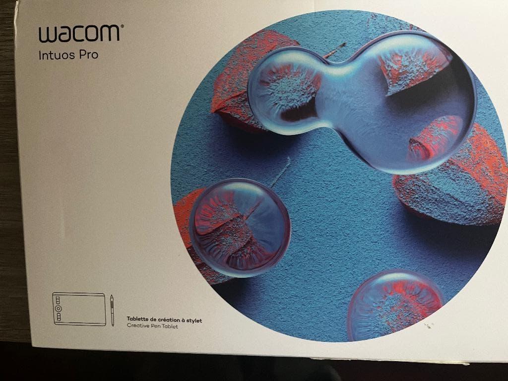 Tablette créative Wacom Intuos Pro S, standard professionnel, Informatique & Logiciels, Tablettes graphiques, Comme neuf, Filaire