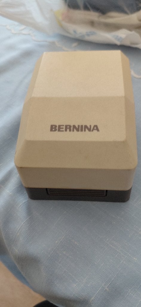 Pièce surjeteuse BERNINA NEUVE, Hobby & Loisirs créatifs, Enlèvement, Bernina