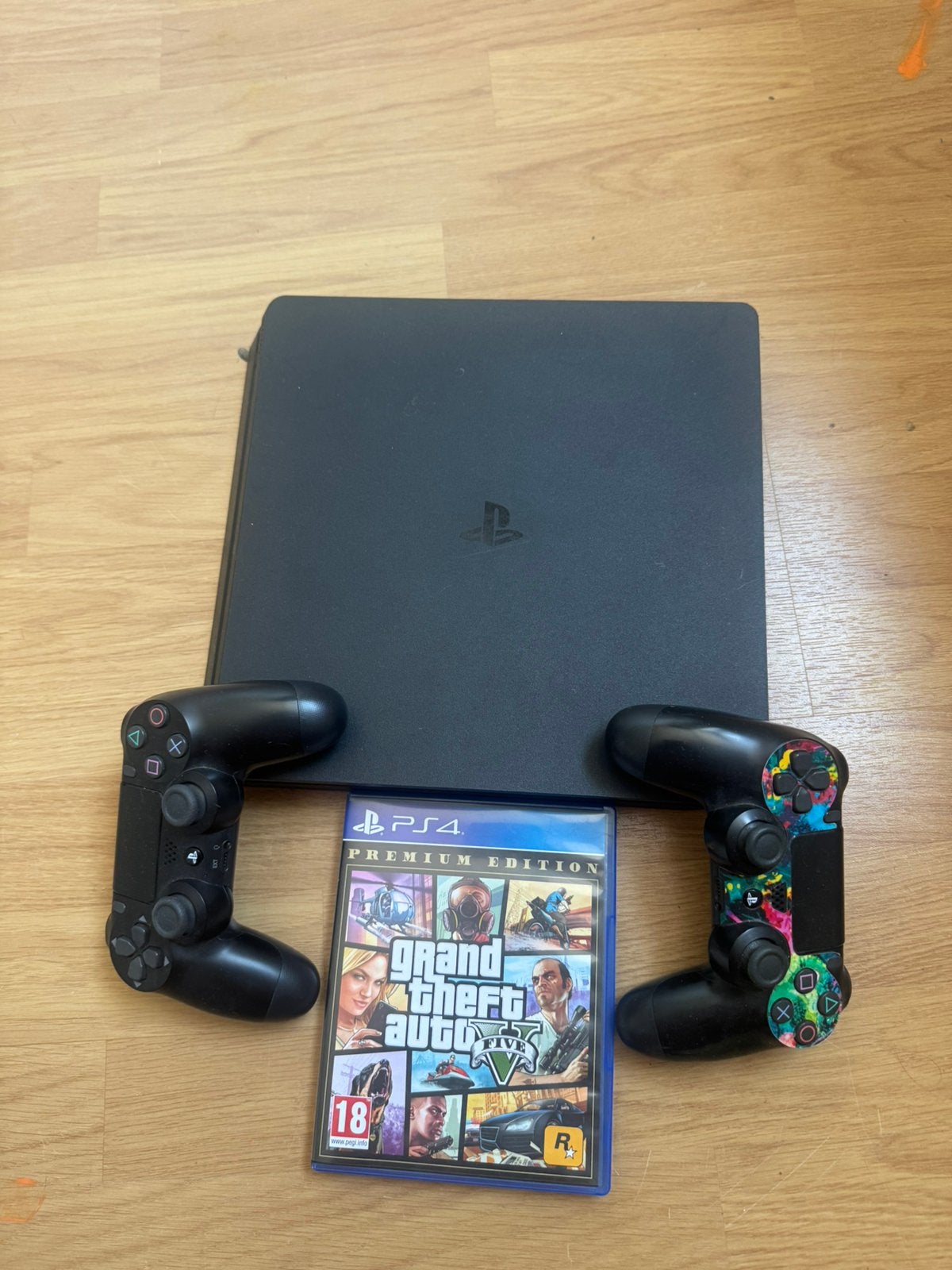 Ps4+2kaskes+1 spel, Consoles de jeu & Jeux vidéo, Consoles de jeu | Sony PlayStation 4, 500 GB, Enlèvement, Utilisé, Avec 2 manettes