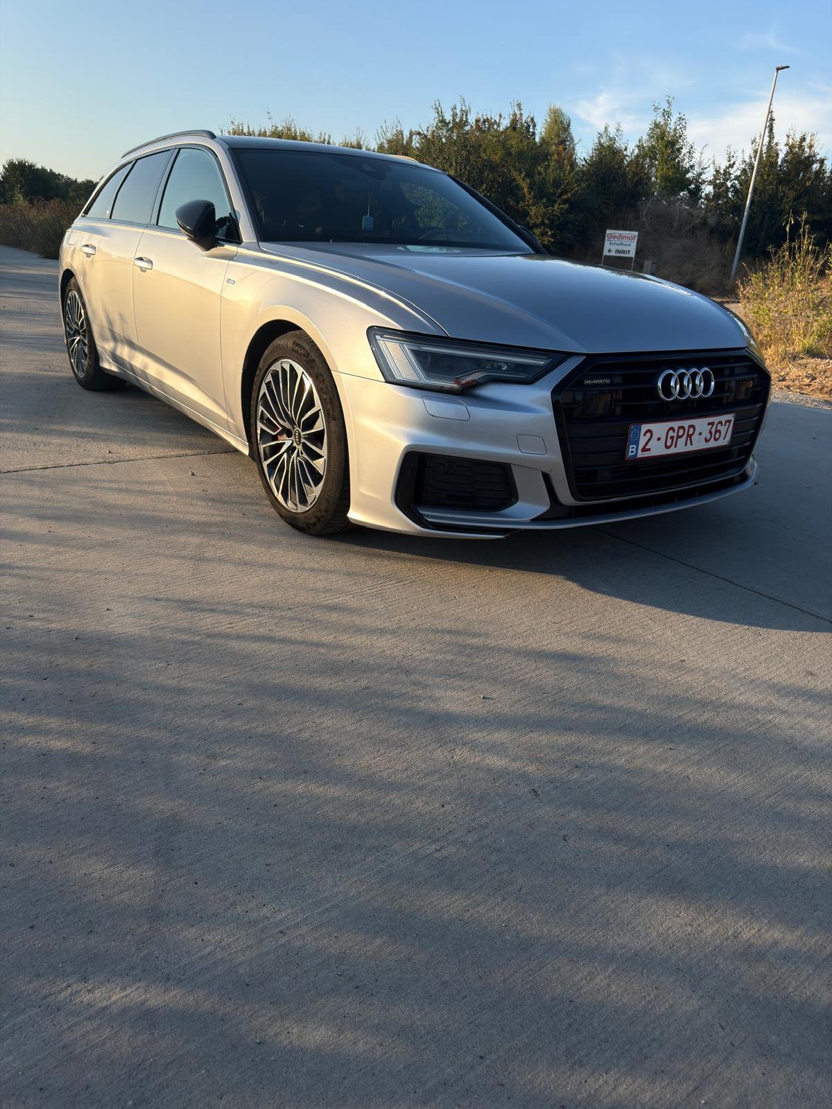 Audi A6 Avant 55 TFSI et quattro S line —, Cuir, Argent ou Gris, Euro 6, Entreprise