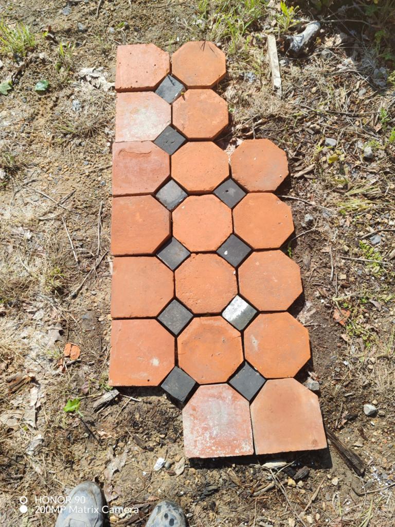 Carreaux anciens en terre cuite, Antiquités & Art, Enlèvement