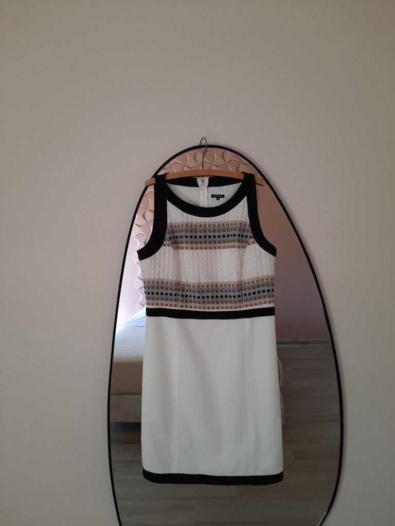 Robe taille 38, Kleding | Dames, Jurken, Ophalen, Beige, Zo goed als nieuw, Knielengte