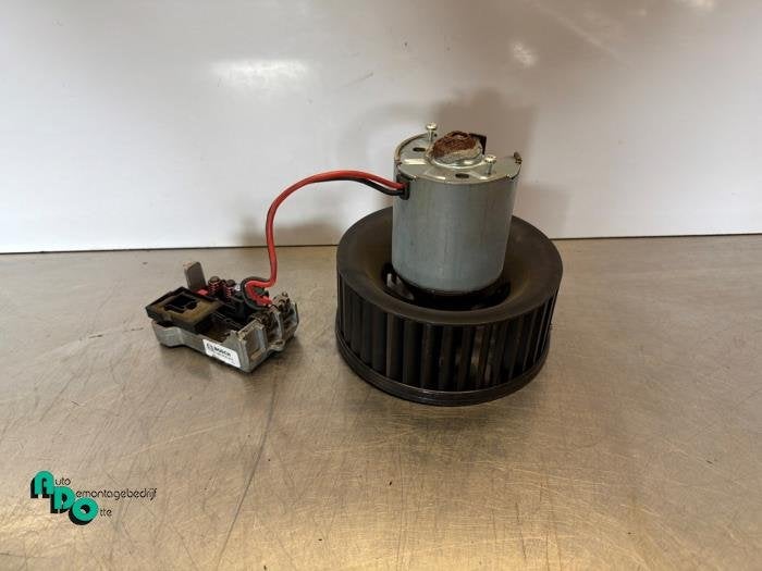Moteur de ventilation chauffage d'un Mercedes SLK (SLK-Klass, 3 mois de garantie, Utilisé, -, -
